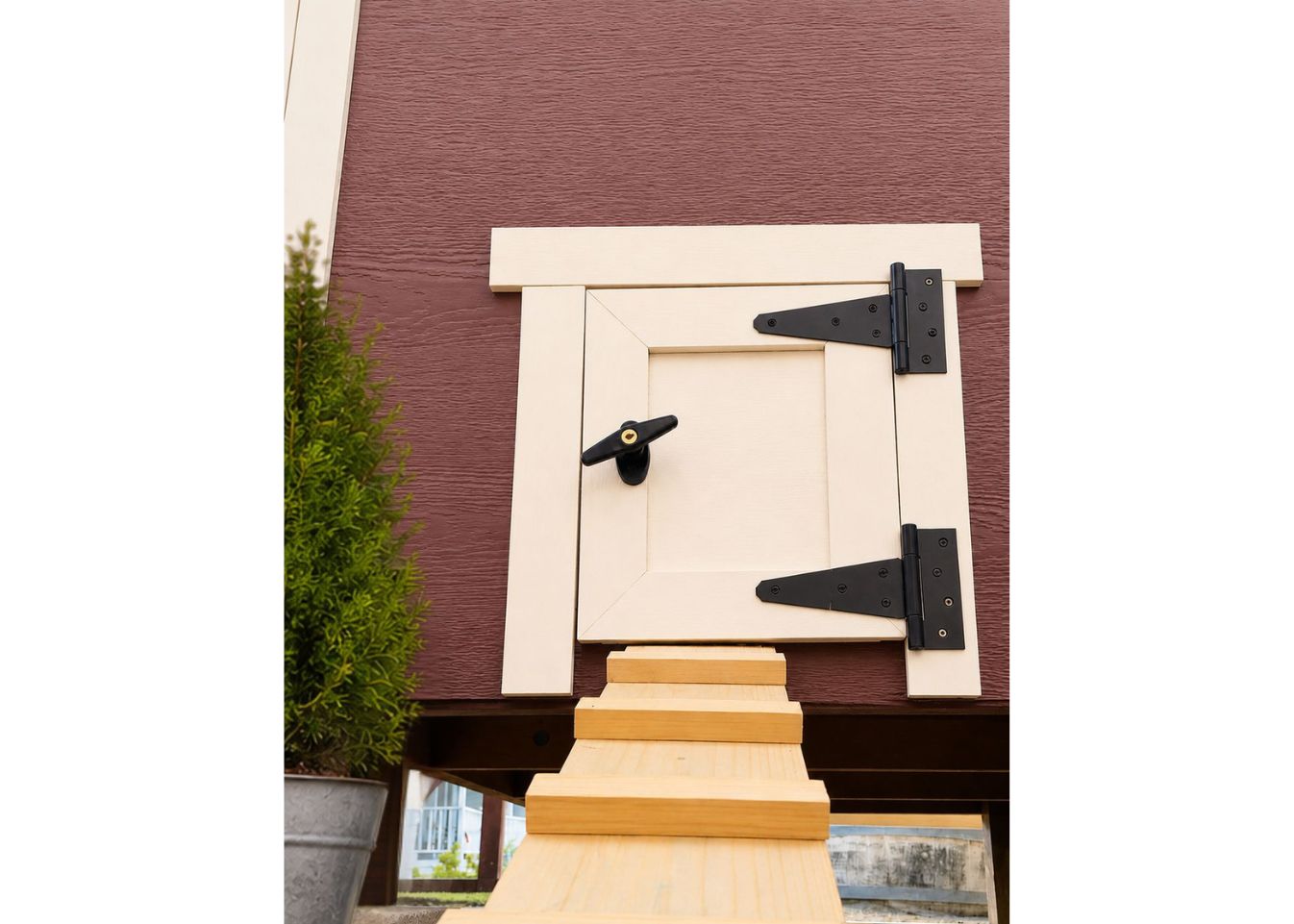 Large Chicken Coop - Up to 15 Chickens