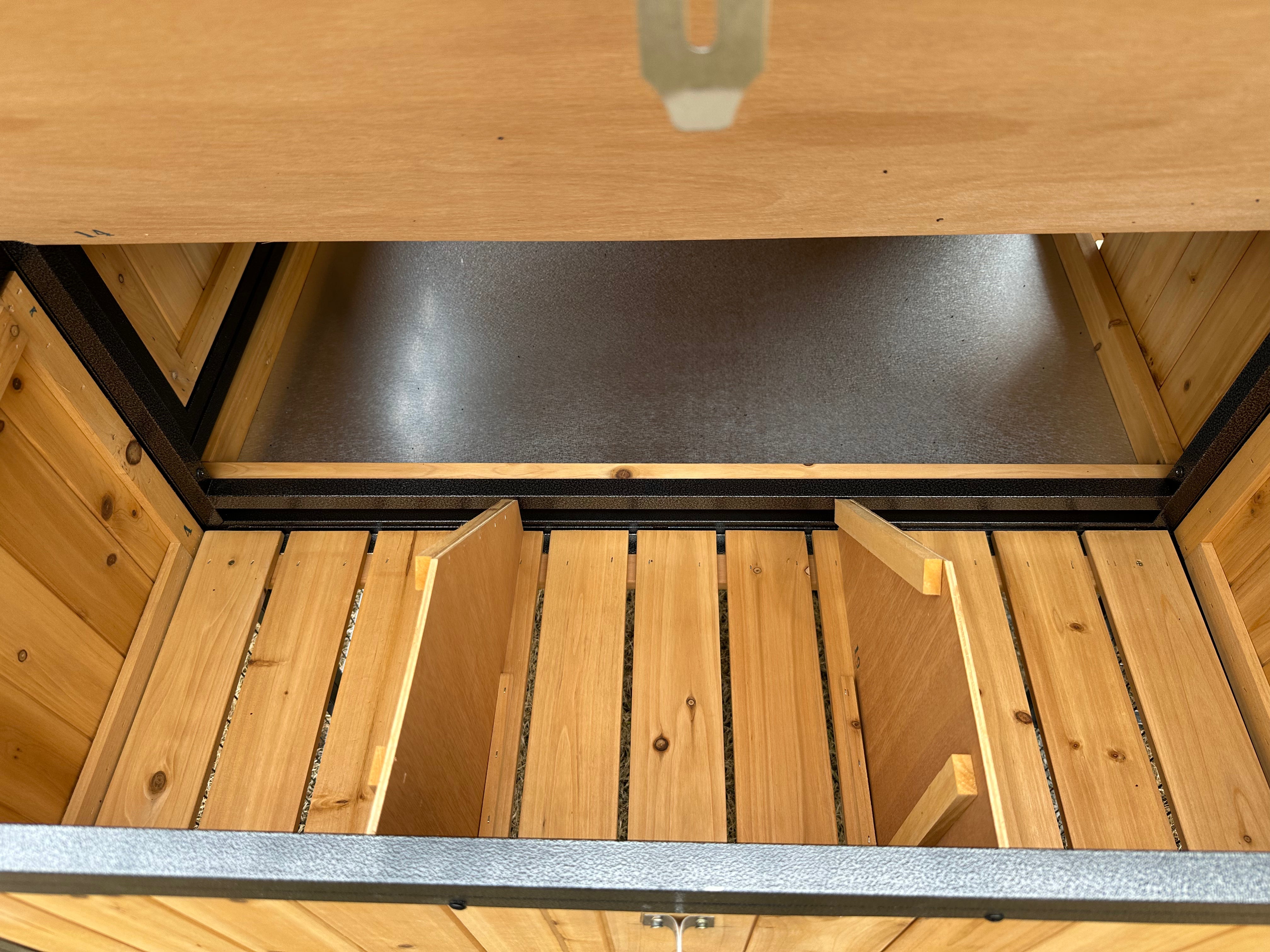 NEW-METAL Cottage Coop.  in-stock