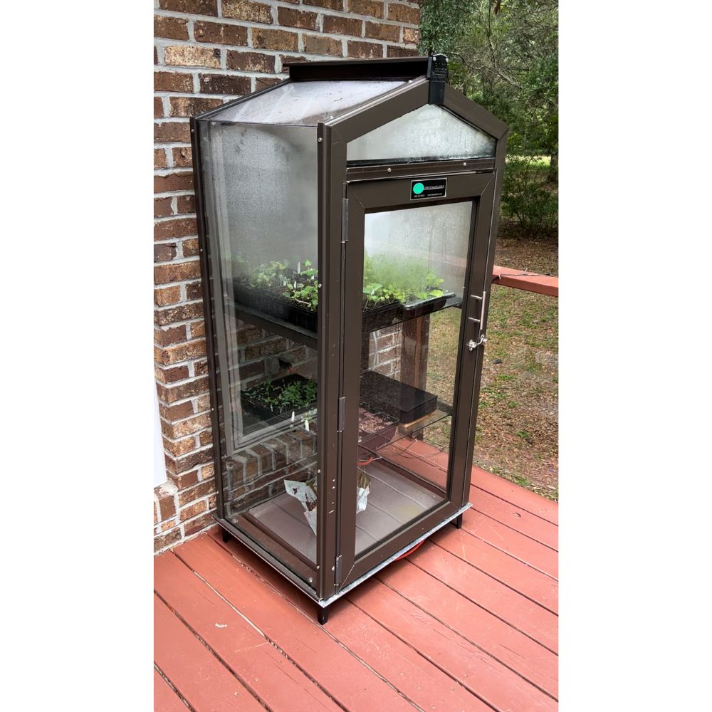 Janco-Garden-Curio-bronze-outdoors-condensation